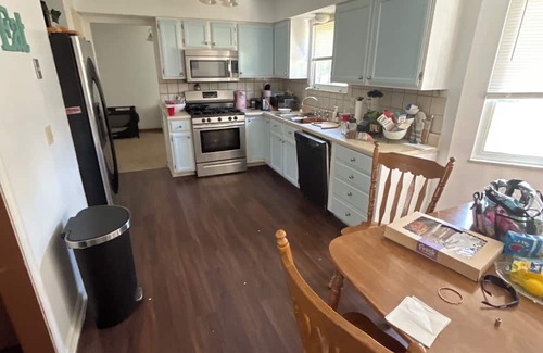 Reynoldsburg House | Charming, 3-bedroom house with WiFi and AC in delightful Reynoldsburg,Ohio!