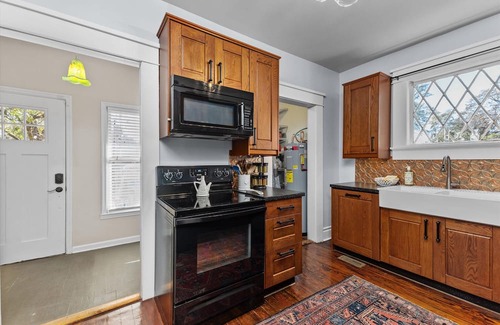 Forest Hills House | 3 bed/2 BA house in great Augusta area w/Wi-Fi, AC, and many restaurants nearby