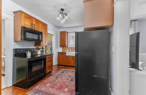 Forest Hills House | 3 bed/2 BA house in great Augusta area w/Wi-Fi, AC, and many restaurants nearby