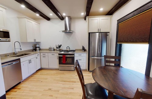 Downtown Santa Fe House | Dulce Casita: Downtown Railyard District, short walk to Plaza