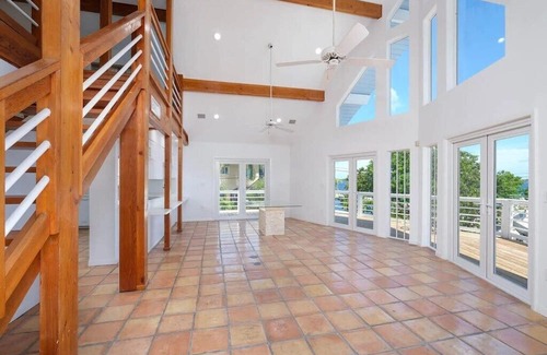 Key Largo House | Large Ocean Front, Loft House with 3 beds, 2 baths in Key Largo with Boat Dock