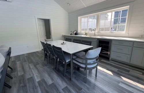 Newtonville House | Modern Spacious 6-Bedroom Home with Heated Pool and Pool House 20 min from Track