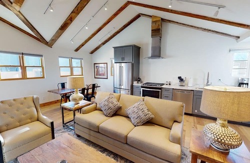Downtown Santa Fe House | Bosque Casita: Downtown Railyard District, a short walk to Plaza