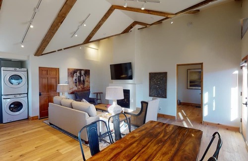 Downtown Santa Fe House | Bosque Casita: Downtown Railyard District, a short walk to Plaza