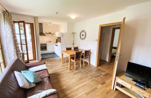 Rauris Apartment | Beautiful apartment for 4 people with WIFI, pool, TV, terrace and parking