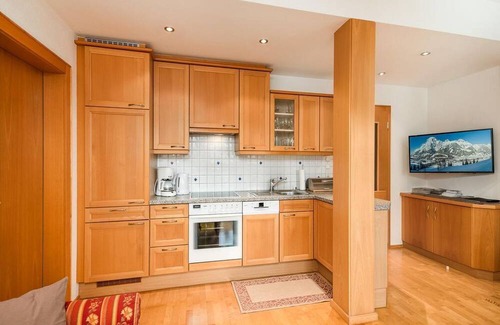 Leogang Apartment | Double room, shower, WC - Herzog, Haus