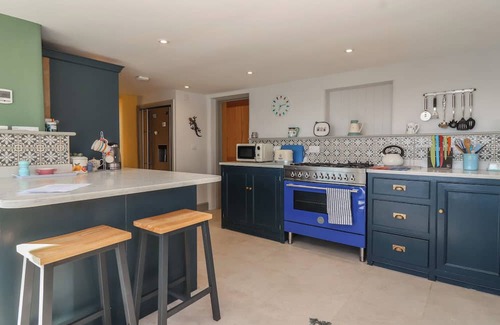 Ilton Cottage | CURLEW COTTAGE, with open fire in Taunton