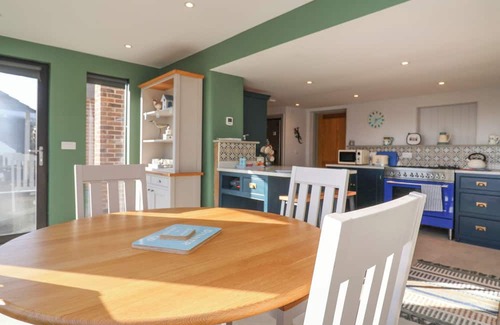 Ilton Cottage | CURLEW COTTAGE, with open fire in Taunton