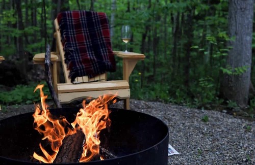 Miller Lake House | "The Palm" Unique Glamping Tent near Tobermory