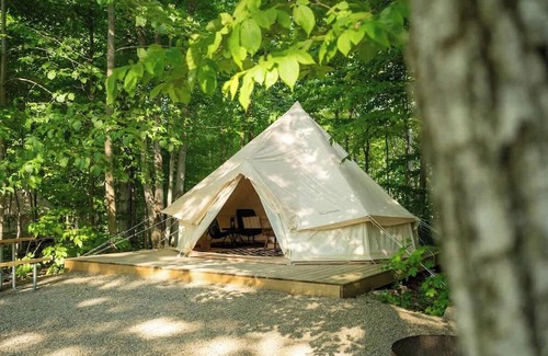 Miller Lake House | "The Explorer" Glamping Tent near Tobermory