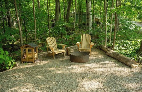 Miller Lake House | "The Explorer" Glamping Tent near Tobermory