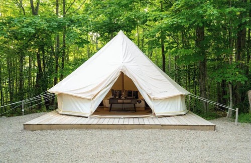 Miller Lake House | Nautical Glamping close to Grotto