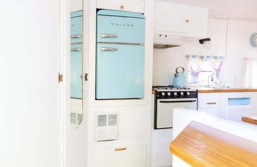 Miller Lake House | Beautiful Little Blue RV near Tobermory