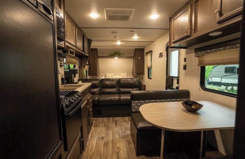 Miller Lake House | Autumn RV near The Grotto