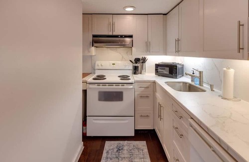 Lincoln House | Updated Mountainside Condo