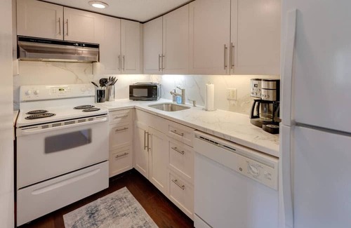 Lincoln House | Updated Mountainside Condo