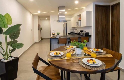North Hotel Zone Apartment | Ocean View 2BD & Pool, Great Location