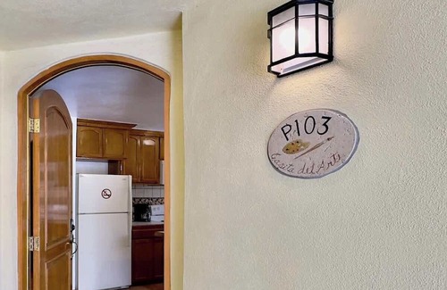 Playas de Rosarito Apartment | Puerto Nuevo Surf Casita del Arte 1BR with pool