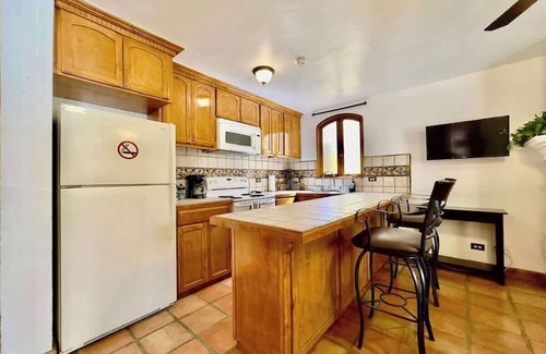 Playas de Rosarito Apartment | Puerto Nuevo Surf Casita del Arte 1BR with pool