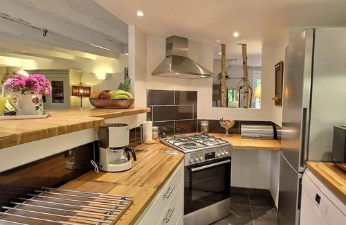 Belle-Isle-en-Terre House | The charm of the forest