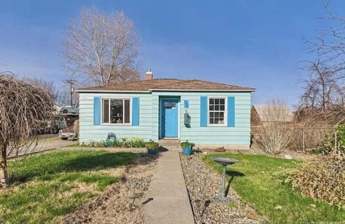 Lewiston House | Smurf Village-1 King, 1 Queen, 2 twins, 1 sofa bed