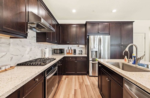 Ontario House | Comfort & Style Home Near the Airport