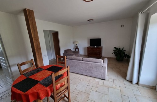 Meyrals House | Apartment in country house in charming village