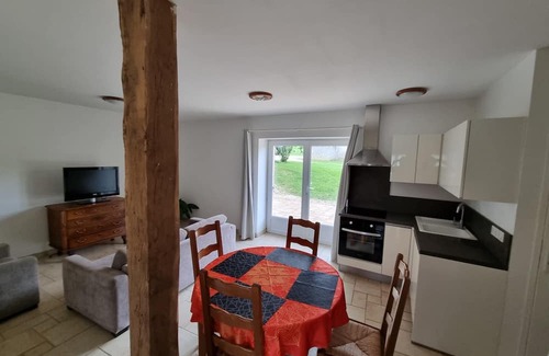 Meyrals House | Apartment in country house in charming village