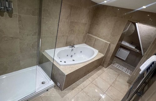 Clydach House | 4 Rooms, Private Parking