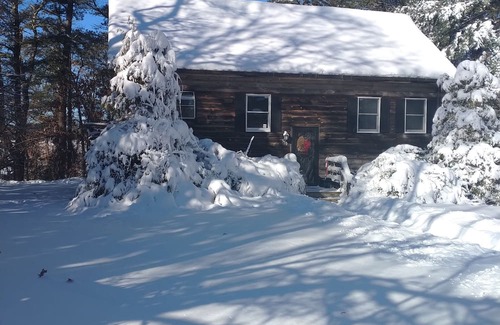 North Carver Cabin | Cozy 2-bedroom cabin in charming Plymouth with AC, WiFi