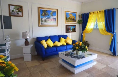 Nassau Apartment | Snug Corner