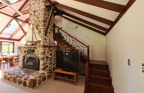 Yallingup Siding House | Tranquil family getaway, surrounded by amazing bushland and wildlife.