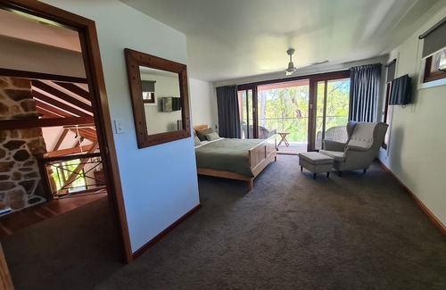 Yallingup Siding House | Tranquil family getaway, surrounded by amazing bushland and wildlife.
