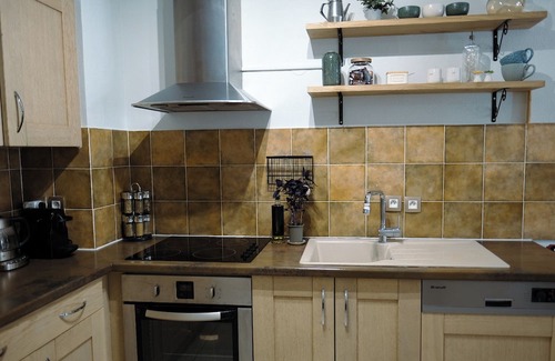 Tourrettes Apartment | Air-conditioned apartment with swimming pool in a tourist residence in Callian