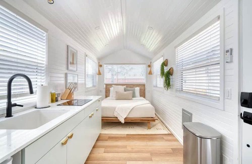 Overlook Apartment | Teal & Terrazzo: Bright Portland Tiny Home