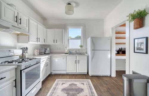 Corbett - Terwilliger - Lair Hill House | Cozy Haven by the Hill - Downtown & OHSU!