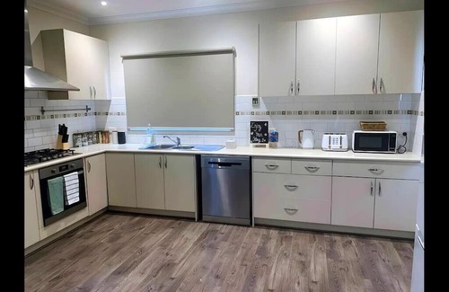 Reservoir House | Private Room in Fawkner House - 12 mins Airport