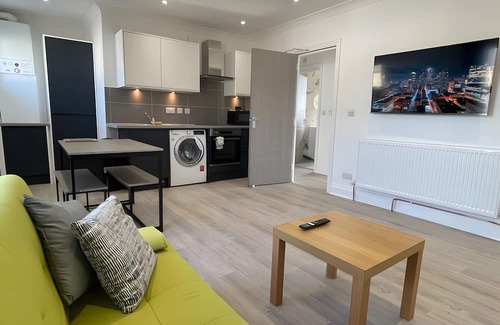 Peterborough Apartment | Modern Flat in PE1 City Centre