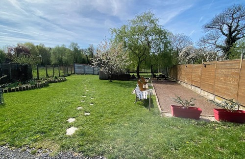 Saint-Amand-les-Eaux Apartment | Ground-floor studio 2.5 kilometers from town center