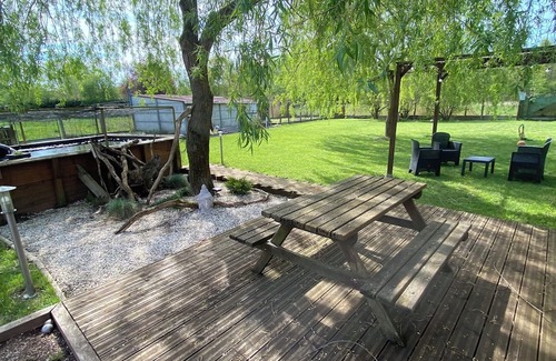 Saint-Amand-les-Eaux Apartment | Ground-floor studio 2.5 kilometers from town center
