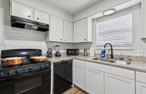 Little Rock House | NEW! The Woodland Retreat 3-Bedroom Home - Pets Allowed