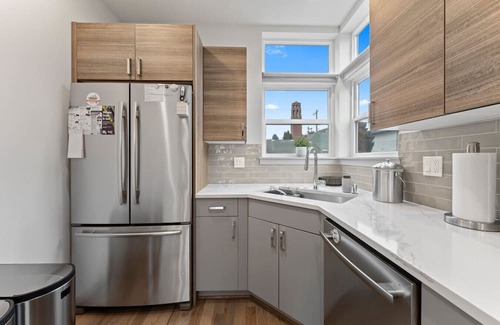 Ballard Condo | Ballard's Best: Patio & Style