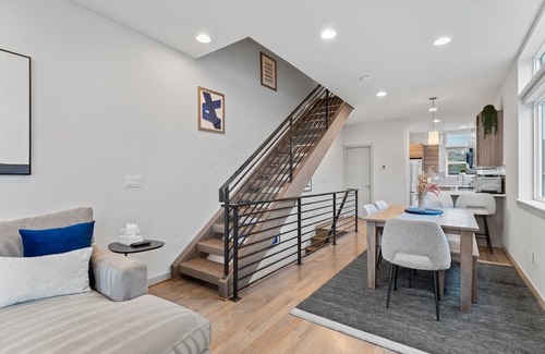 Ballard Condo | Ballard's Best: Patio & Style