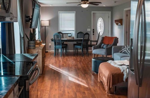 Vickery House | Reconnect in a Cozy Retreat