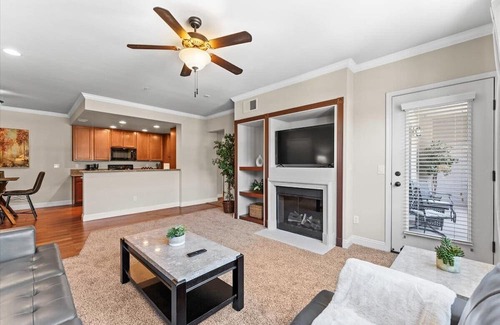 Reno/Tahoe Airport Apartment | New Trendy 1BR Apartment with Heated Pool, Gym & Minigolf