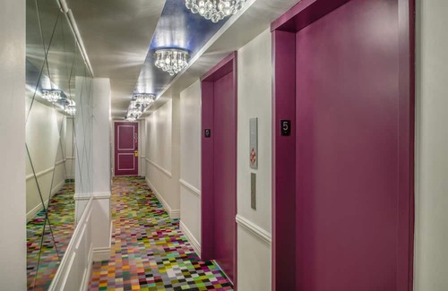 Garment District House | Starlet Queen at Staypineapple, An Artful Hotel, Midtown! Near TImes Square