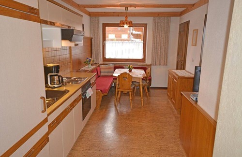 Arzl im Piztal Apartment | Apartment in Pitztal with Mountain Views