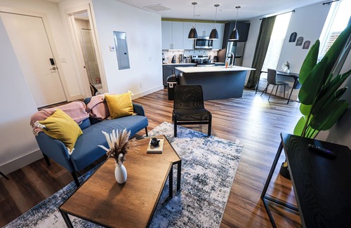 Brewerytown Apartment | Imagine a stylish escape in Glenwood, the epitome of urban luxury