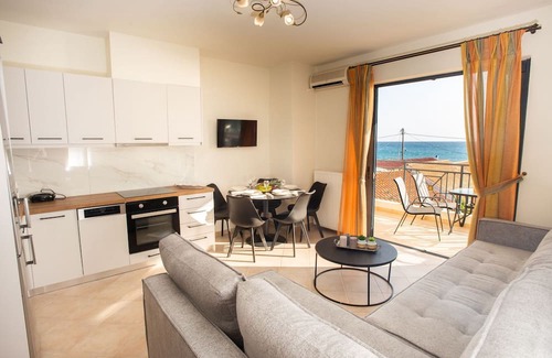 Kokinos Pirgos Apartment | Alkioni Cretan suites - Thalassa