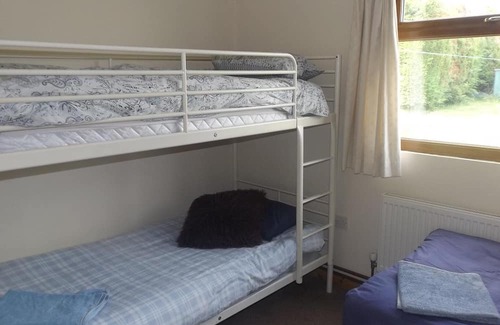 Offenham Cabin | Spacious 3 bedroom lodge at Avonvale Holiday Lodge